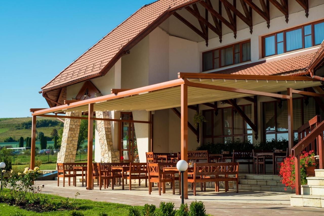 Bonanza Pensiune & Restaurant Mera Exterior foto